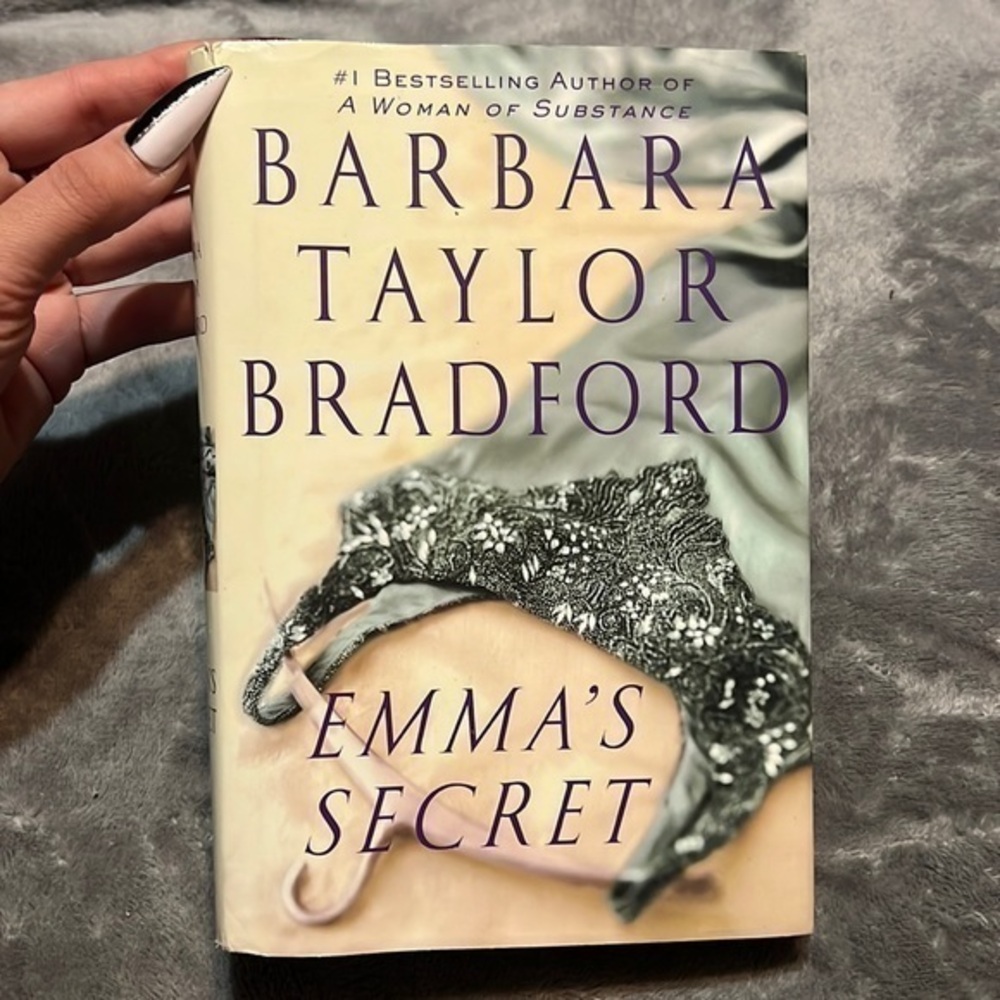 📚 Emma's Secret by Barbara Taylor Bradford - Hardcover